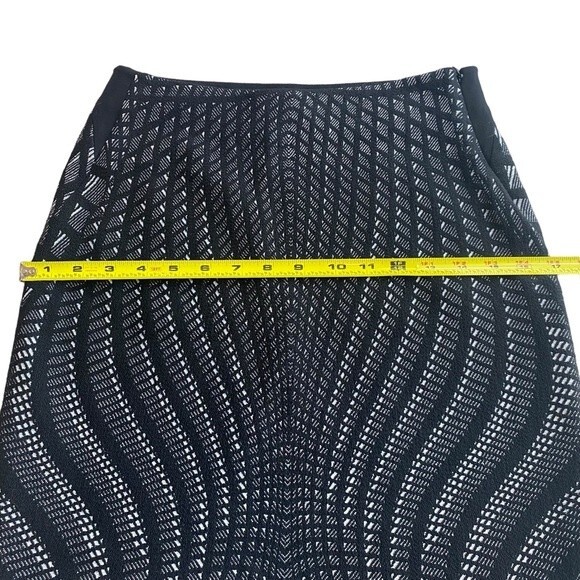 Diane‎ von Furstenberg black and white abstract print mae pencil skirt size 2 - Picture 11 of 11